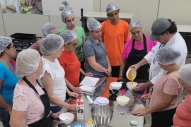 Curso de Confeitaria segue em andamento com aulas práticas deliciosas